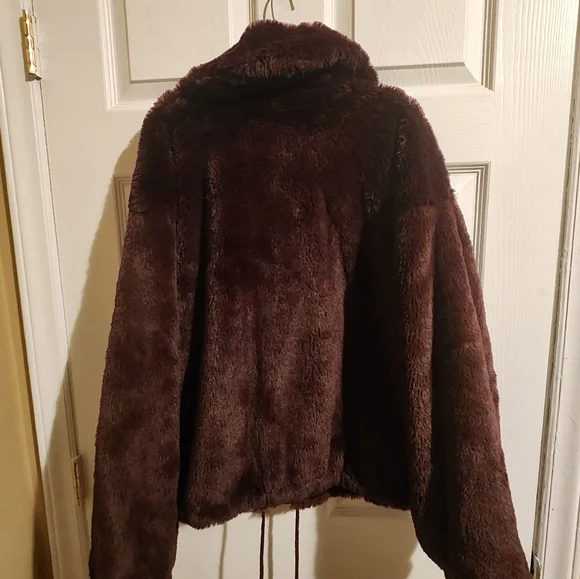 Lucky Brand Burgundy Teddy Jacket with Oversized Fit and Cozy Plush Texture Nwot - Picture 10 of 10